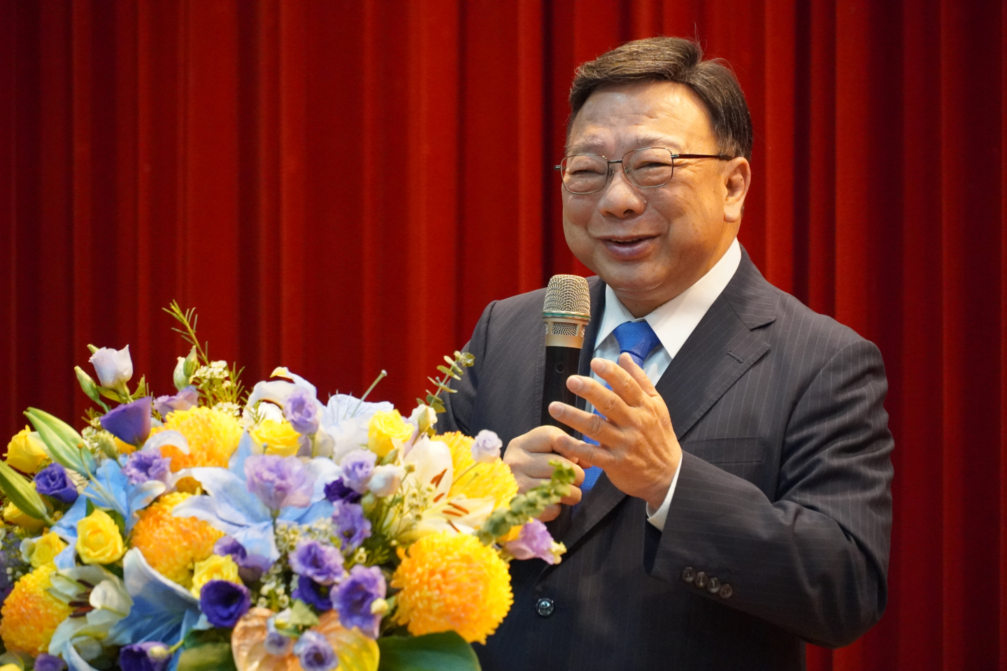 主圖